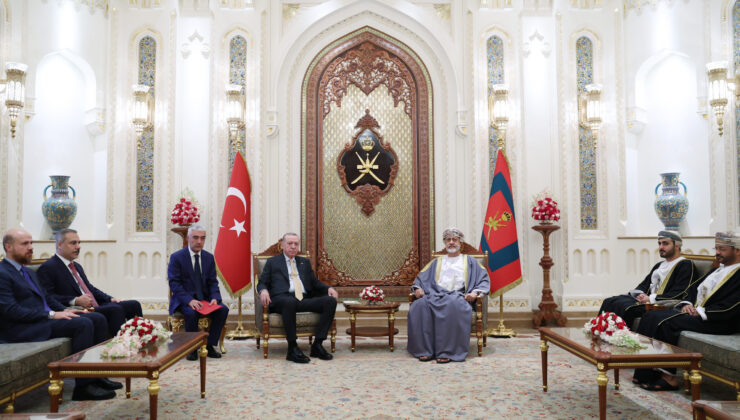 Cumhurbaşkanı Erdoğan, Umman Sultanı Heysem Bin Tarık İle Al Alam Sarayı’nda Görüştü