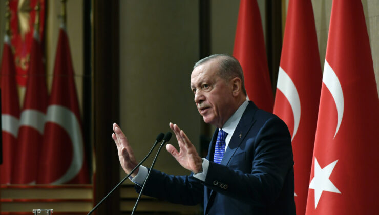 Cumhurbaşkanı Erdoğan’dan Sert Tepki: “Zihnen ve Fikren Fosilleşmiş Güruhun Hezeyanlarına Gülüp Geçiyoruz”