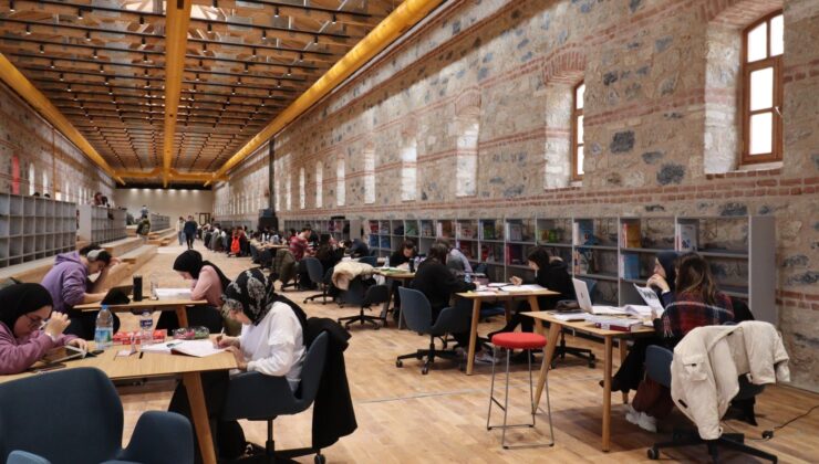 Bakan Ersoy: Kütüphanelerdeki Kitap Sayısı 26,4 Milyona Ulaştı