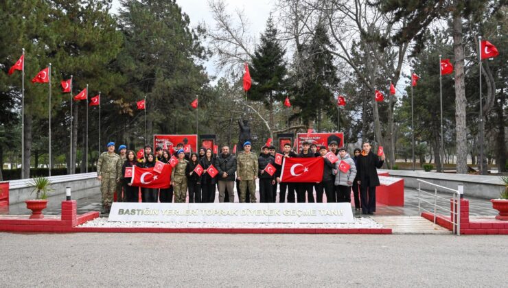 “Mehmetçikle Bir Gün” Projesi Kapsamında Öğrenciler Kışlalarda Misafir Edildi
