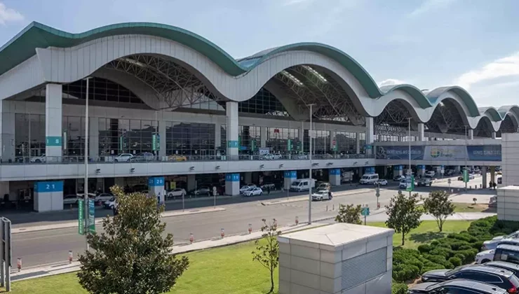İstanbul’da Şiddetli Yağış Hava Ulaşımını Vurdu: Sabiha Gökçen’de Seferler İptal Edildi