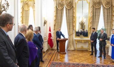 Bakan Fidan Londra’da Türk İş İnsanlarıyla Buluştu