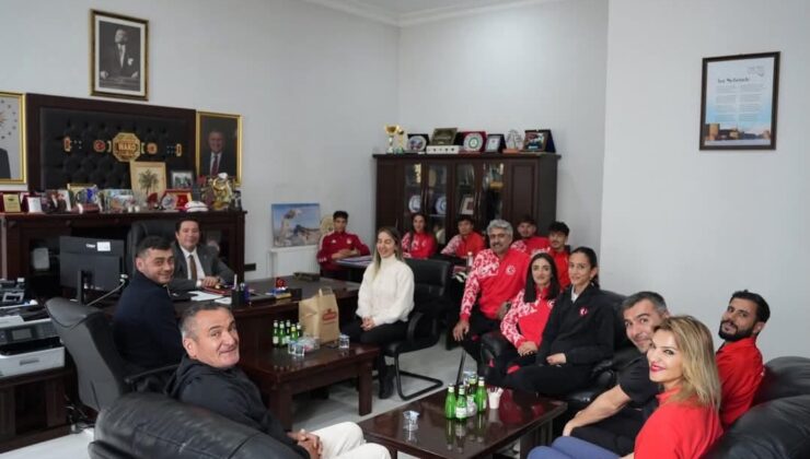 Milli Takım Atletlerinden Kars’ta Anlamlı Ziyaret