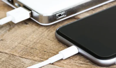 Akıllı Telefonlarda Batarya Değişimi Kullanıcıya Kalıyor