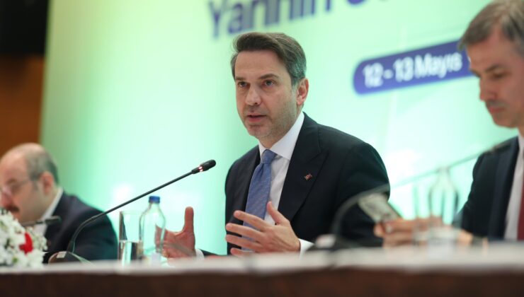 Bakan Bayraktar Rüzgâr Enerjisi Sektörüyle Bir Araya Geldi: 2035 Hedefi Belirlendi