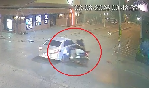 Eskişehir’de Motosiklet Otomobile Çarptı: 2 Yaralı