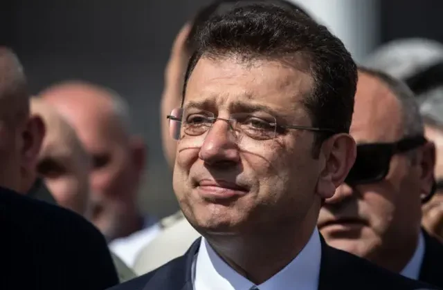 Ekrem İmamoğlu CHP’den İstifa Ettiğini Duyurdu